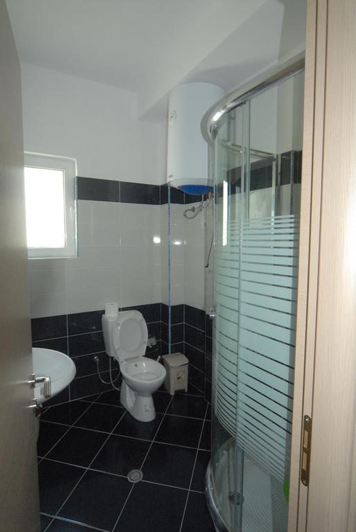 Radhima Beach Apartment-Tirana Resort Orikum Zewnętrze zdjęcie