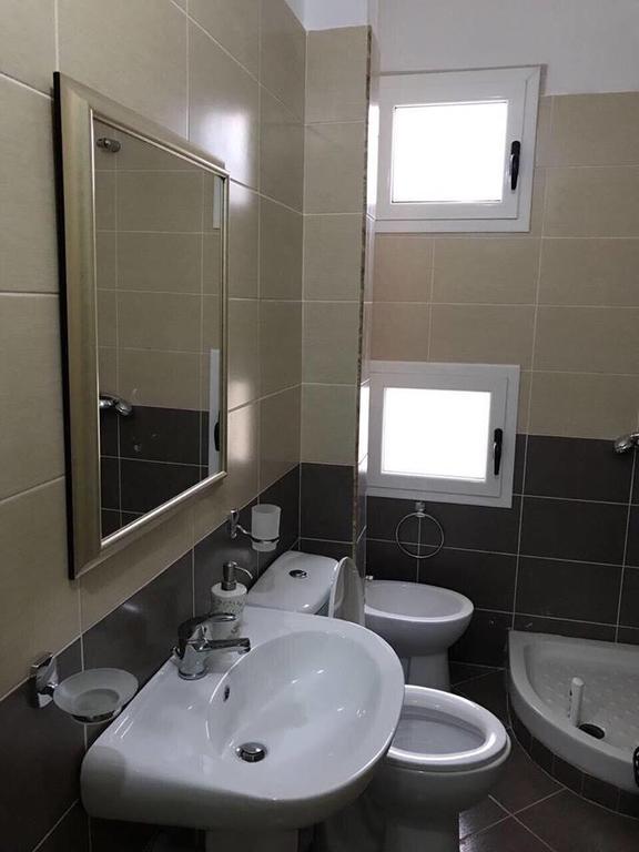 Radhima Beach Apartment-Tirana Resort Orikum Zewnętrze zdjęcie